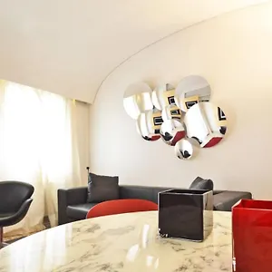 Ai Bareteri Luxury Canal View Venice