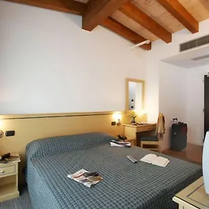 3* فندق ماري