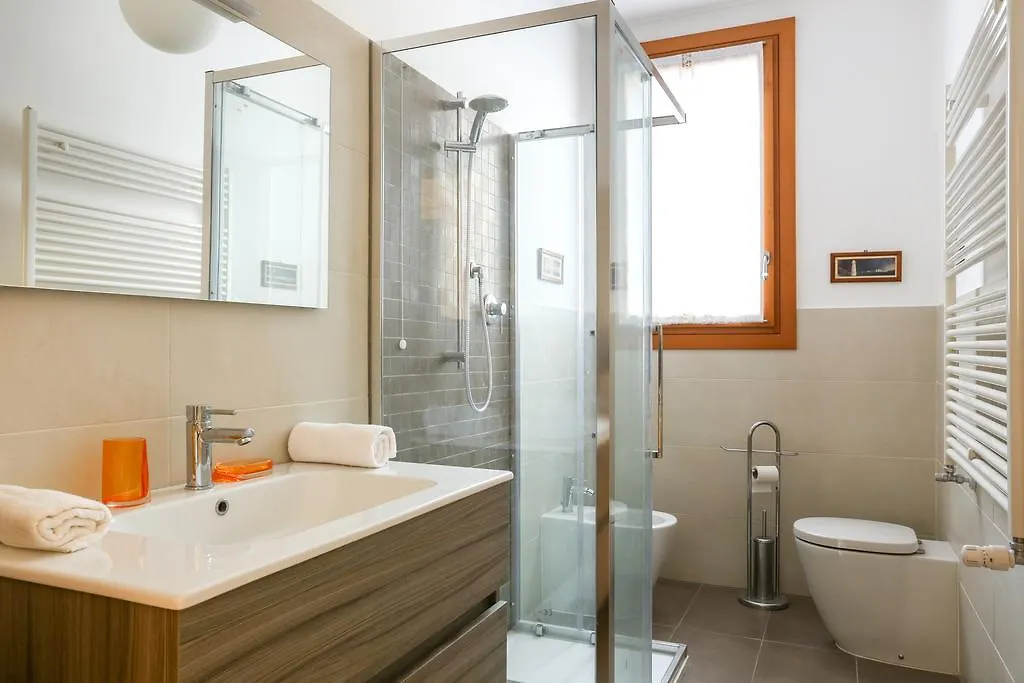 Lupo Di Mare Apartment Venice Italy
